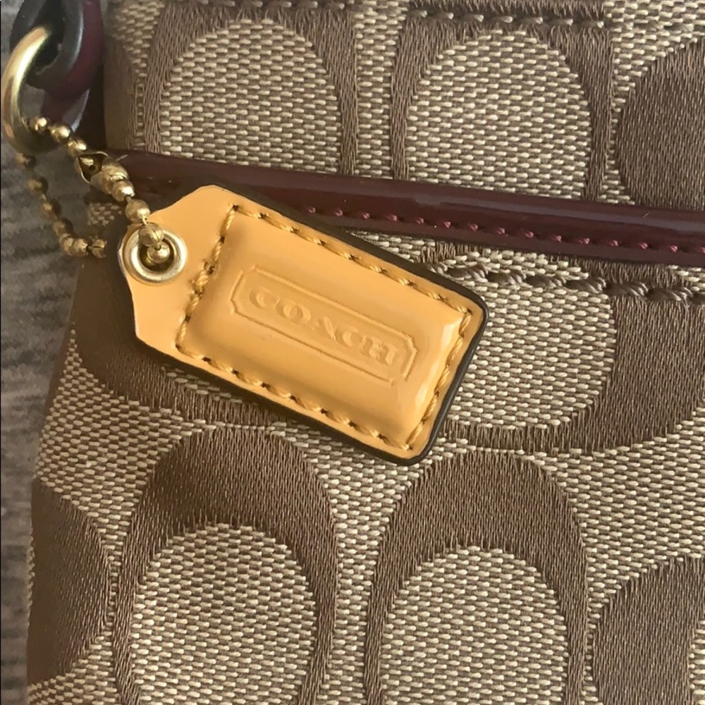 coach wristlet - Picture 2 of 3